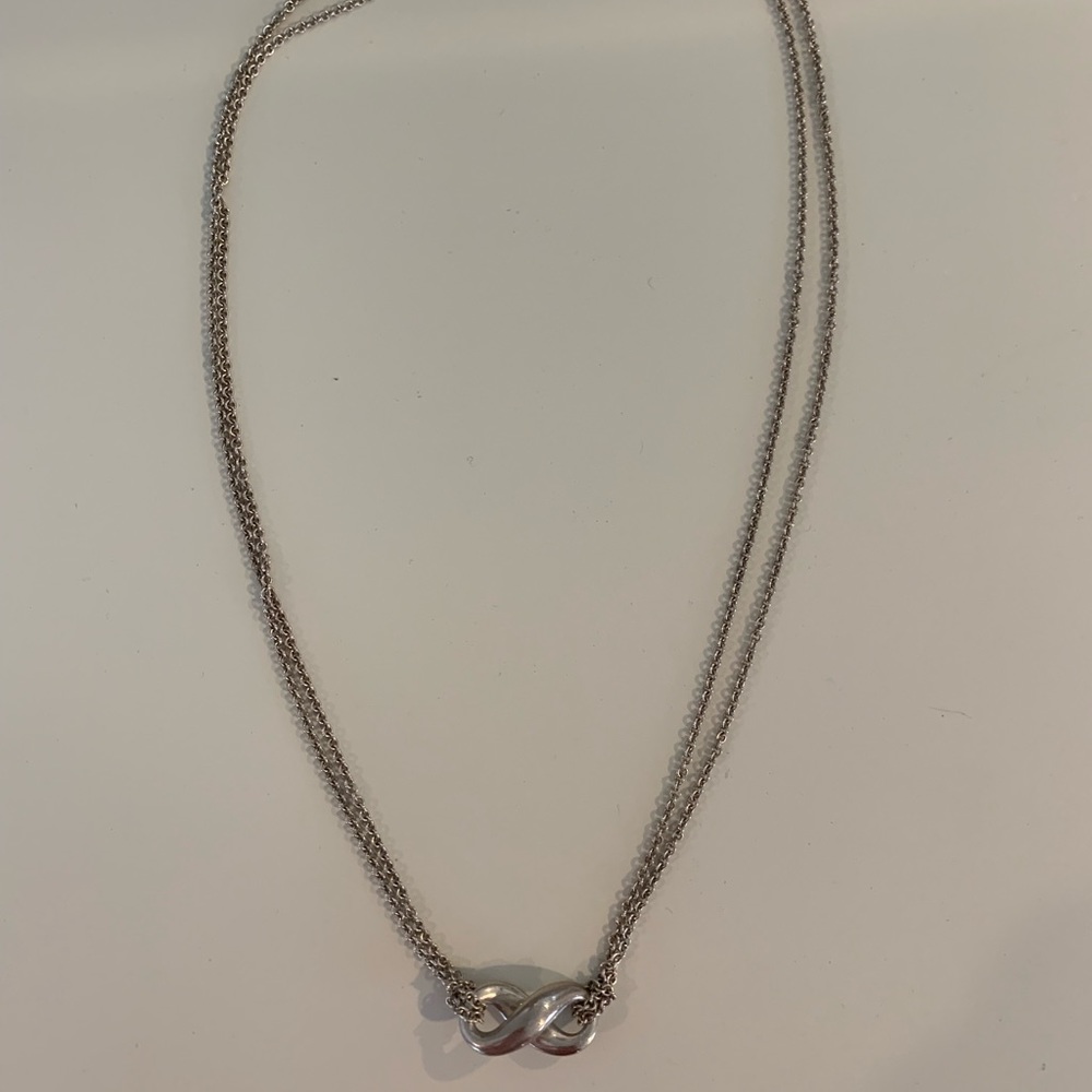 💯 Authentic Tiffany infinity necklace